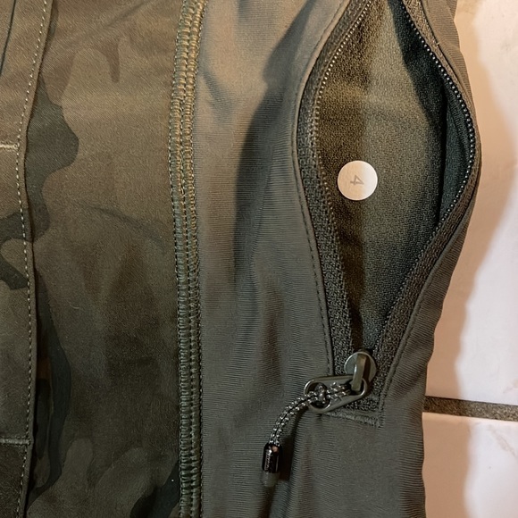 Lululemon Speed Shorts *CAMO PRINT - Picture 3 of 6